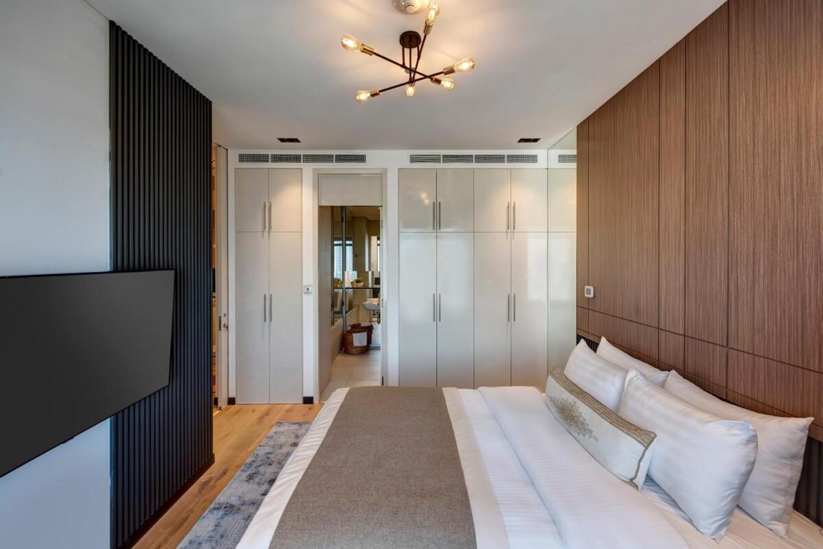 Apartment Index Tower - Premium By Radiance